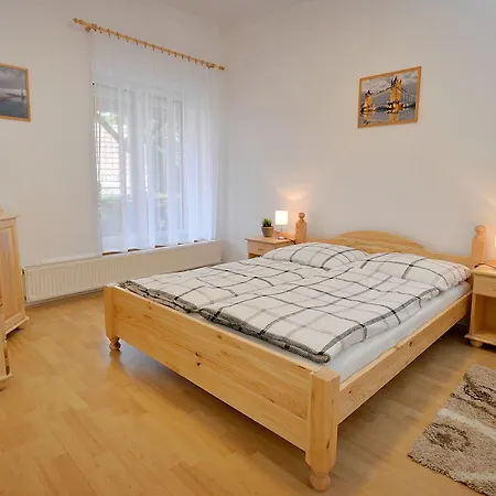 Bed & Breakfast Fonix Panzio Eger