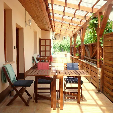 Bed & Breakfast Fonix Panzio